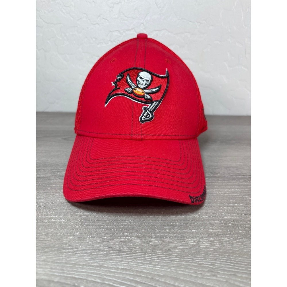 Tampa Bay Buccaneers NFL Men's New Era Red Flex Fit Medium- Large Hat- EUC